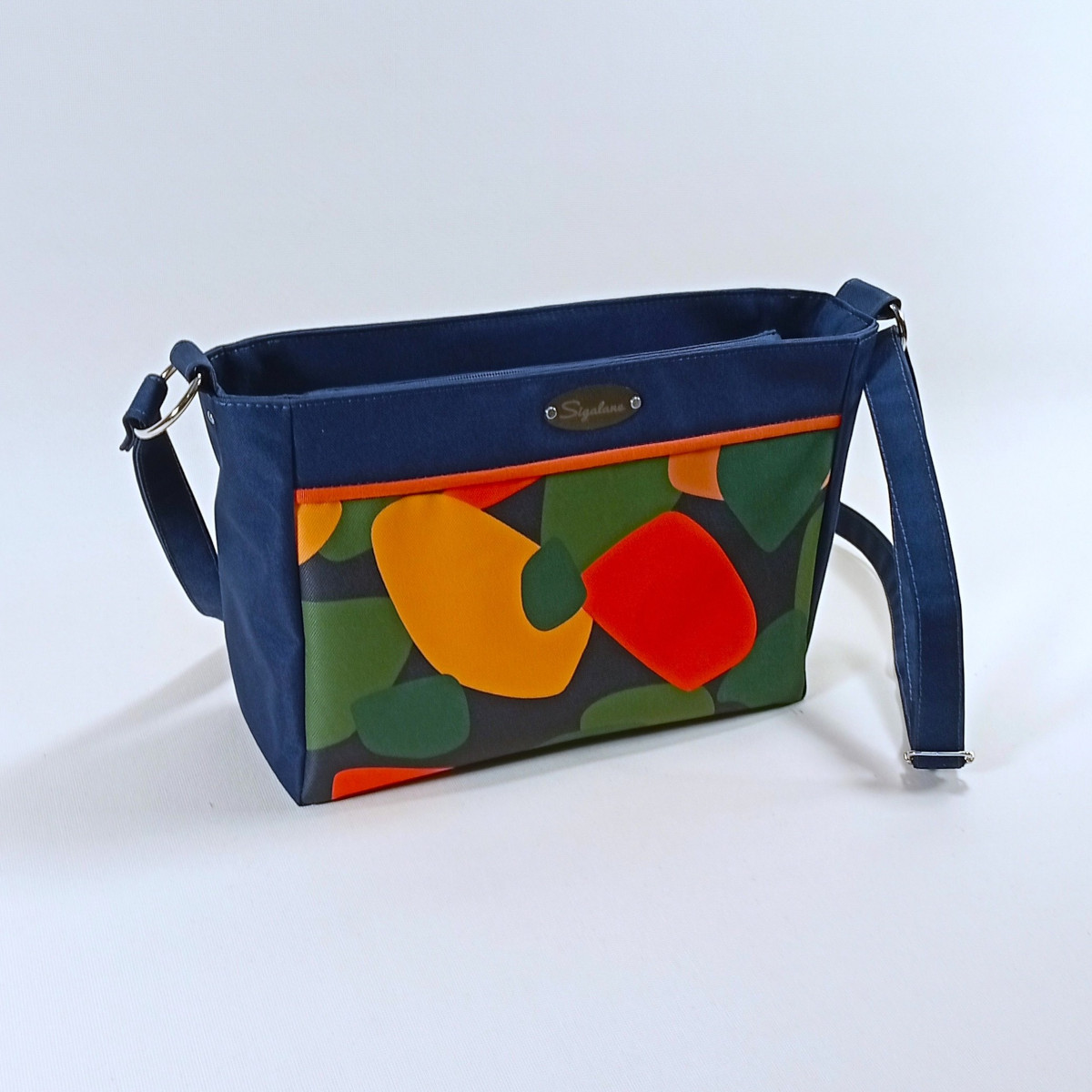 Sac Lorène formes multicolores et uni bleu marine – Image 2
